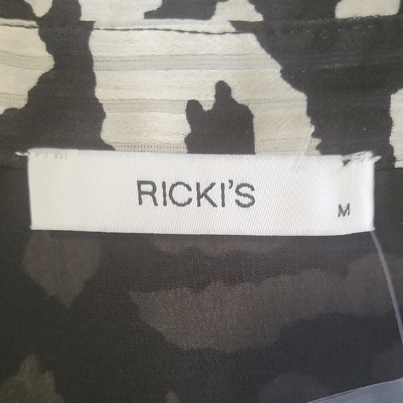 Stylish Black and White Patterned Dress - Picture 2 of 9